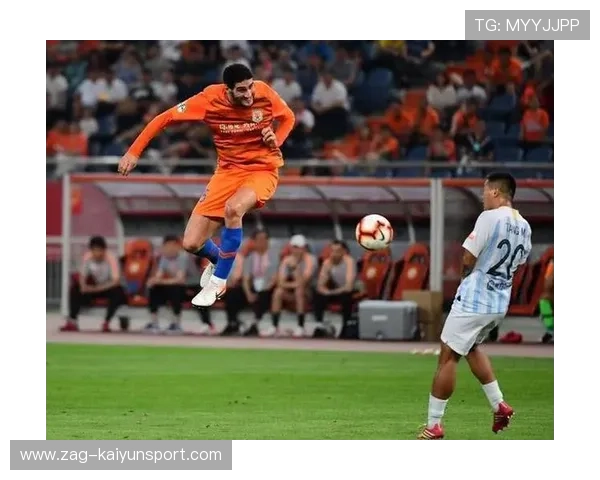 山东泰山高举高打节奏奏效，禁区抢点险些破门