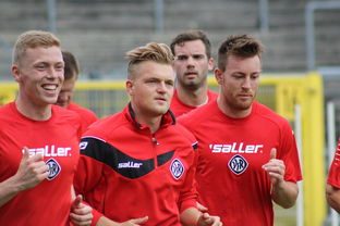 开云体育登录-英超球队边路防守压迫与对手传中成功率之间的对比研究，英超顶级边后卫